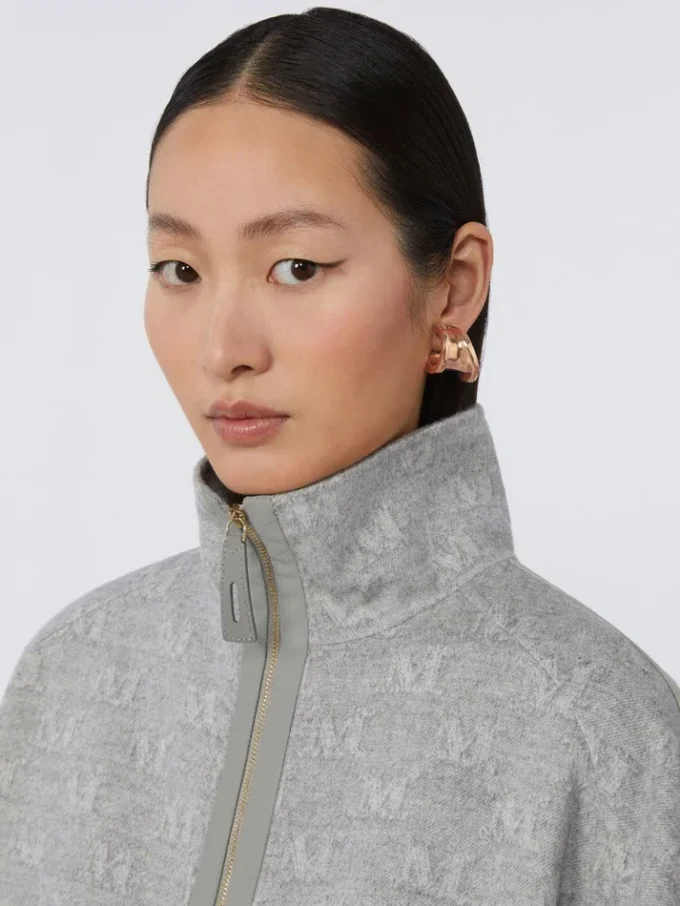 Asymmetrische metalen oorbellen, brons Asymmetrische metalen oorbellen, brons