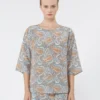 Bedrukte blouse van crêpe de chine van zijde, lichtblauw Bedrukte blouse van crêpe de chine van zijde, lichtblauw
