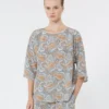 Bedrukte blouse van crêpe de chine van zijde, lichtblauw Bedrukte blouse van crêpe de chine van zijde, lichtblauw