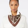 Bedrukte vierkante zijden foulard, karamel Bedrukte vierkante zijden foulard, karamel