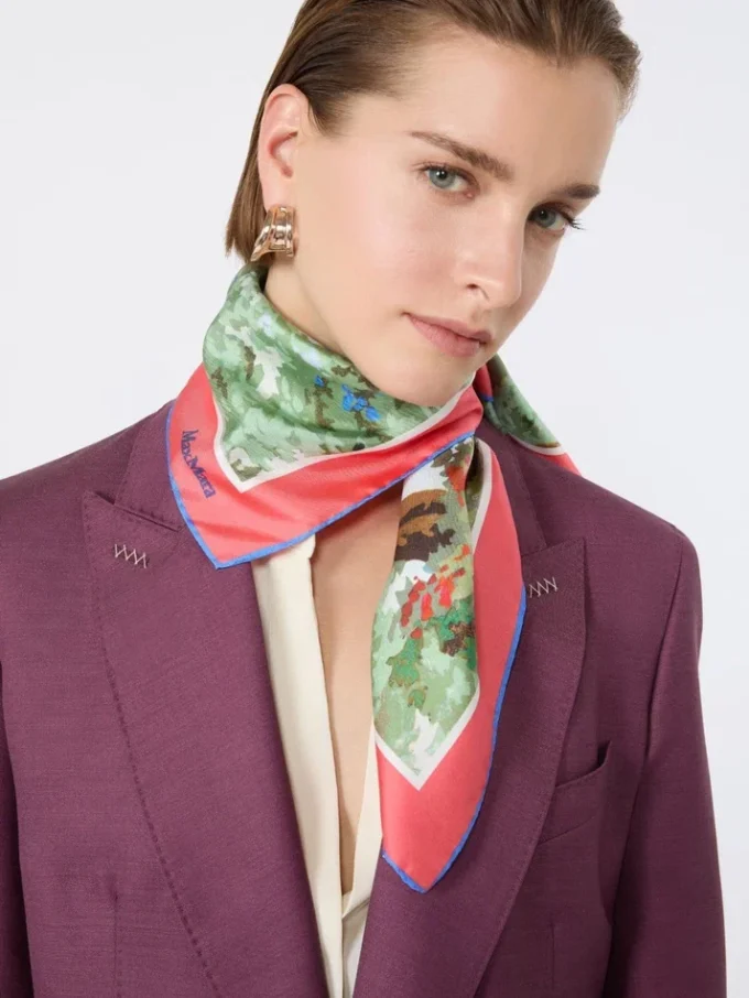 Bedrukte zijden foulard, antiekroze Bedrukte zijden foulard, antiekroze