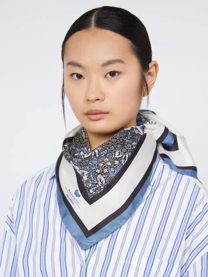 Bedrukte zijden foulard, china blue