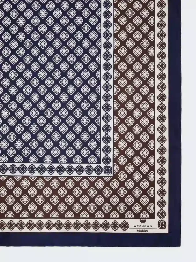 Bedrukte zijden foulard, modder Bedrukte zijden foulard, modder