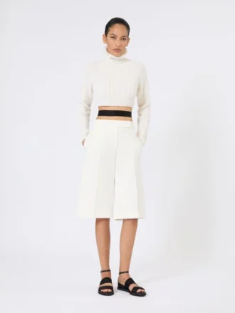Bermudashort van viscose crêpe jersey, wit Bermudashort van viscose crêpe jersey, wit