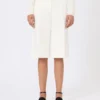 Bermudashort van viscose crêpe jersey, wit Bermudashort van viscose crêpe jersey, wit