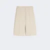 Bermudashort van wol, mohair en zijden canvas, zandkleur Bermudashort van wol, mohair en zijden canvas, zandkleur
