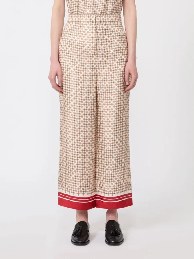 Broek van bedrukte zijde, rood Broek van bedrukte zijde, rood