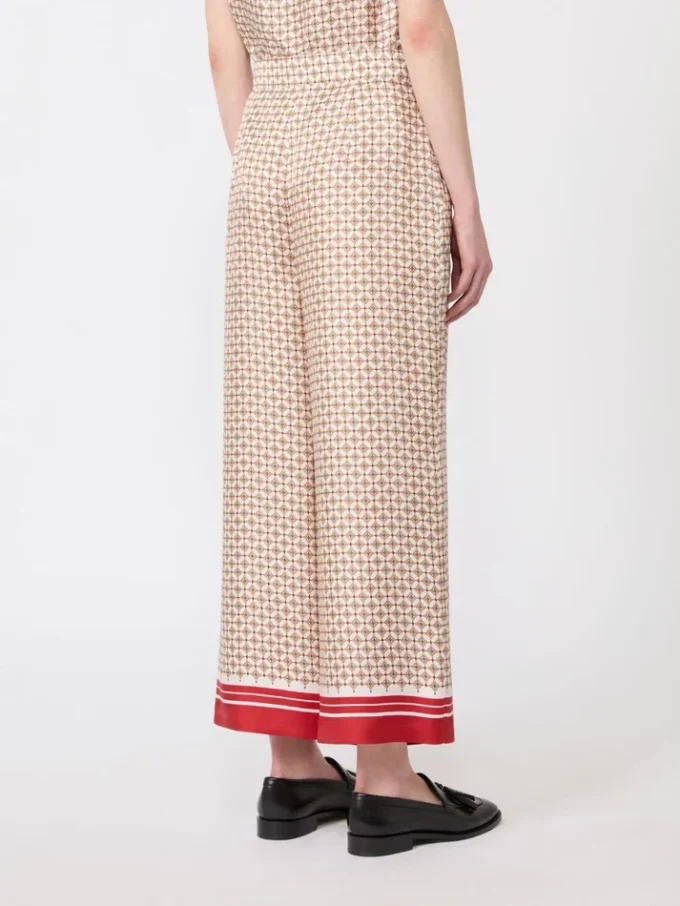 Broek van bedrukte zijde, rood Broek van bedrukte zijde, rood