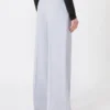 Broek van gabardine met viscosemix en pasdetail, middengrijs Broek van gabardine met viscosemix en pasdetail, middengrijs