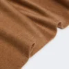 Camelkleurige stola met geborduurd monogram, camel