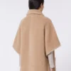 Cape van alpaca en kasjmier teddy-stof, beige Cape van alpaca en kasjmier teddy-stof, beige