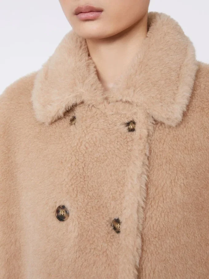 Cape van alpaca en kasjmier teddy-stof, beige Cape van alpaca en kasjmier teddy-stof, beige