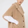 Cape van alpaca en kasjmier teddy-stof met boxy-pasvorm, beige Cape van alpaca en kasjmier teddy-stof met boxy-pasvorm, beige