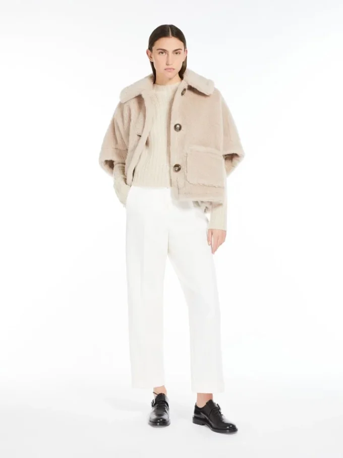 Cape van alpaca en teddywol, beige Cape van alpaca en teddywol, beige