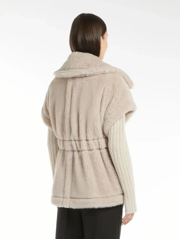 Cape van alpaca en teddywol, beige Cape van alpaca en teddywol, beige