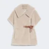 Cape van alpaca en teddywol, beige Cape van alpaca en teddywol, beige