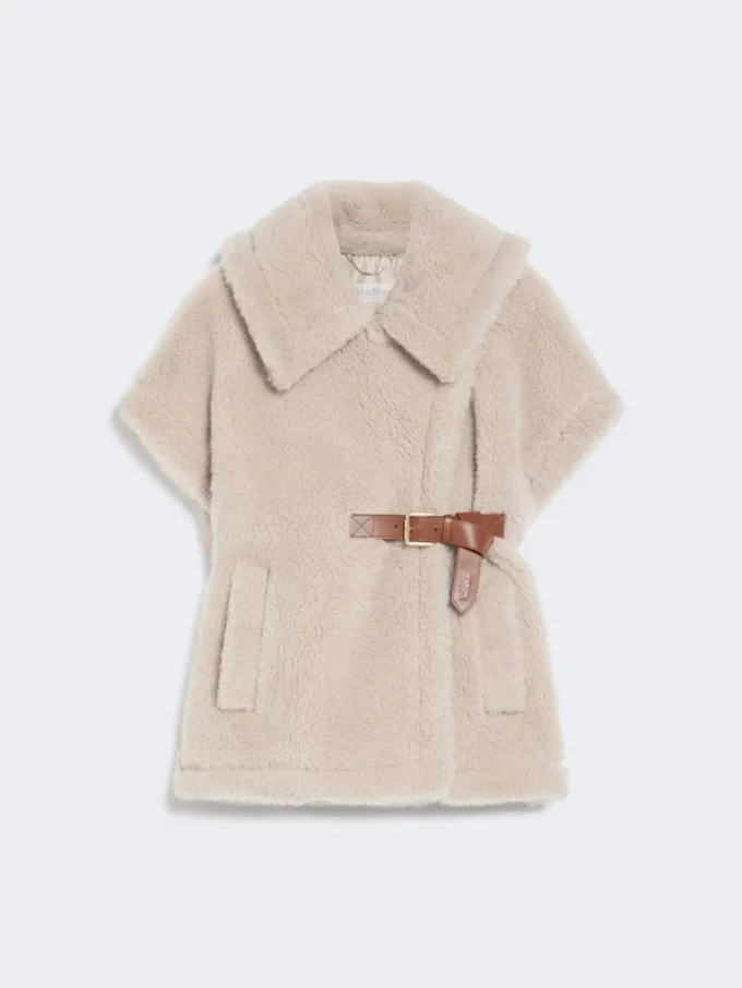 Cape van alpaca en teddywol, beige Cape van alpaca en teddywol, beige