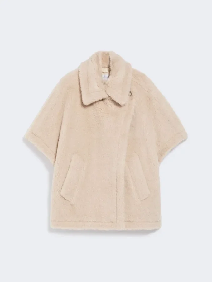 Cape van alpaca en teddywol, beige Cape van alpaca en teddywol, beige