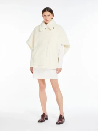 Cape van alpaca en teddywol, optisch wit