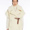 Cape van alpaca en teddywol, optisch wit Cape van alpaca en teddywol, optisch wit