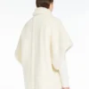 Cape van alpaca en teddywol, optisch wit Cape van alpaca en teddywol, optisch wit