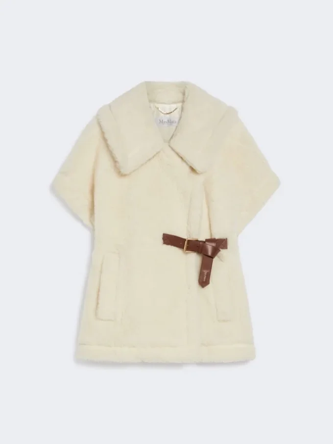Cape van alpaca en teddywol, optisch wit Cape van alpaca en teddywol, optisch wit