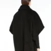Cape van alpaca en teddywol, zwart Cape van alpaca en teddywol, zwart