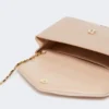 Clutch van viscose en zijdesatijn, poederkleurig Clutch van viscose en zijdesatijn, poederkleurig
