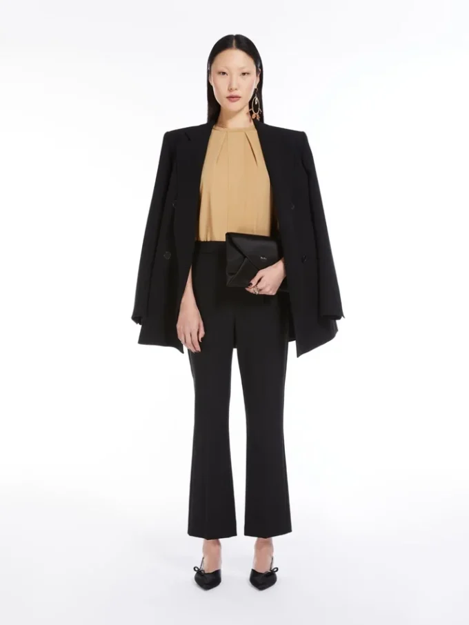 Clutch van viscose en zijdesatijn, zwart Clutch van viscose en zijdesatijn, zwart