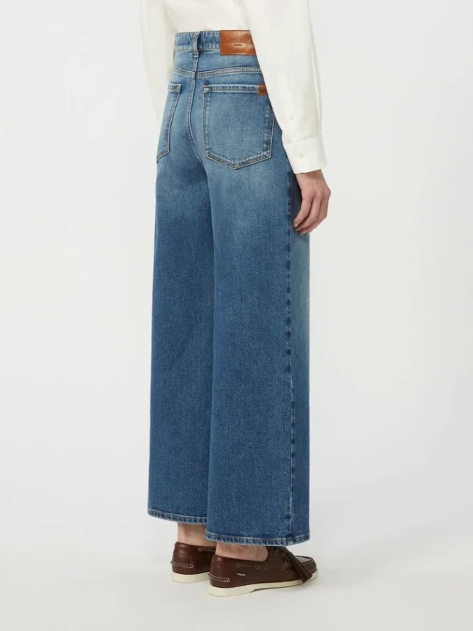 Comfortabele denimjeans met uitlopende pijpen, marineblauw Comfortabele denimjeans met uitlopende pijpen, marineblauw