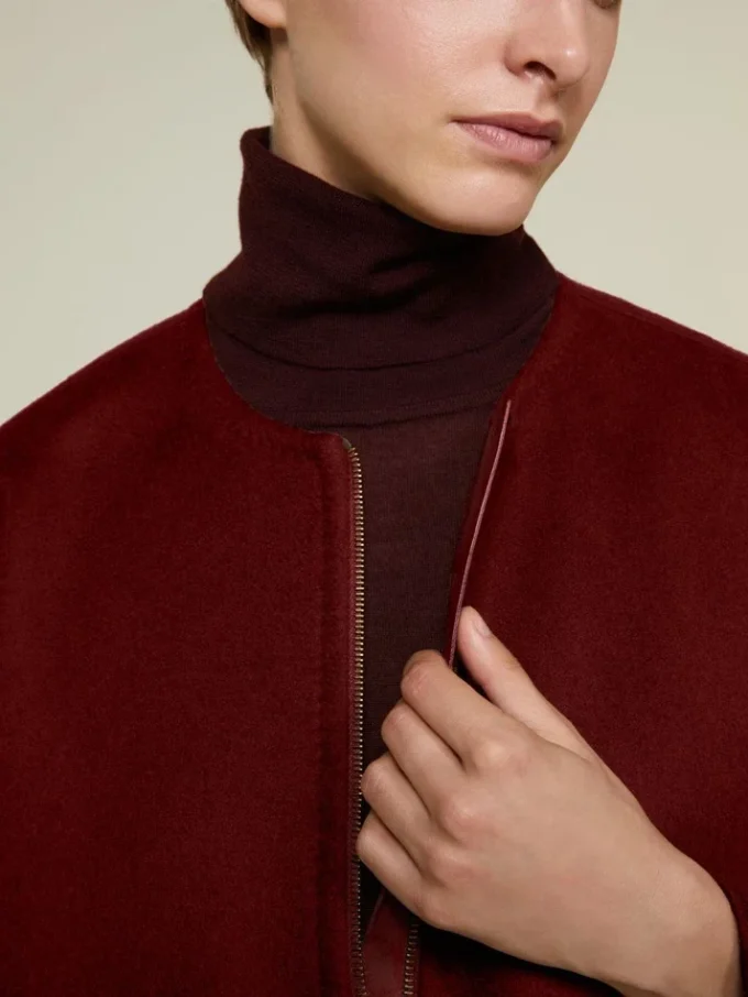 Dubbele kasjmier cape-jas, donkerrood Dubbele kasjmier cape-jas, donkerrood