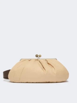 Extra grote, gewatteerde technische gabardine Pasticcino-tas, beige
