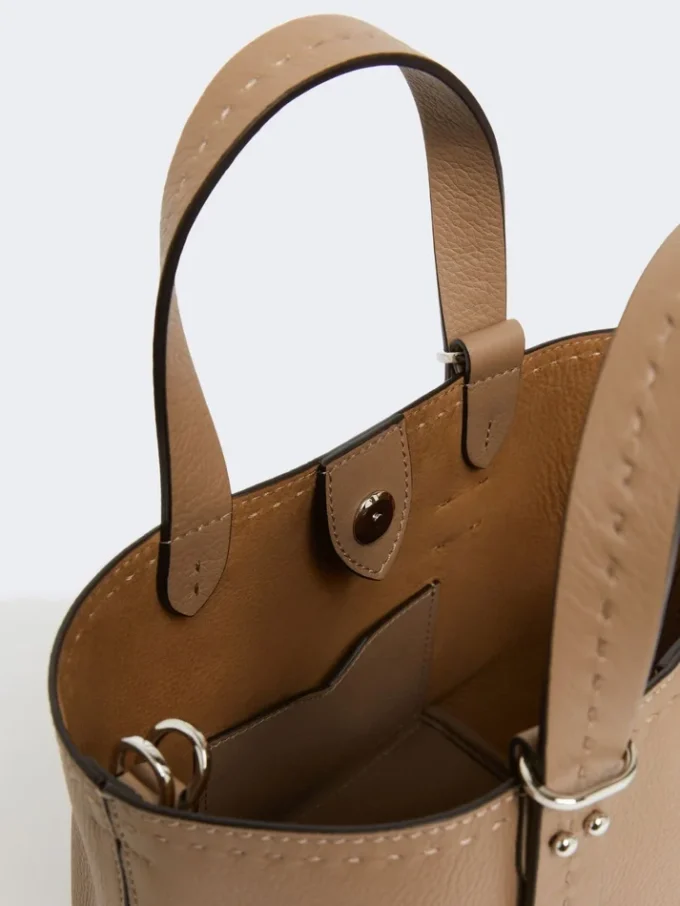 Extra kleine leren Archetipo-tas, modderkleur Extra kleine leren Archetipo-tas, modderkleur