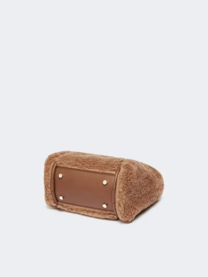 Extra kleine marine tas van teddy-stof, camel Extra kleine marine tas van teddy-stof, camel