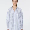 Gestreepte katoenen blouse met kant met oogjes, marineblauw Gestreepte katoenen blouse met kant met oogjes, marineblauw