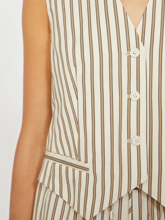 Gestreepte katoenen en zijden canvas vest, beige Gestreepte katoenen en zijden canvas vest, beige
