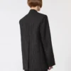 Getailleerde blazer van gabardine met krijtstreep, zwart Getailleerde blazer van gabardine met krijtstreep, zwart