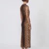 Getailleerde jurk van tule-jersey, beige met kleurverloop Getailleerde jurk van tule-jersey, beige met kleurverloop