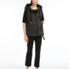 Gewatteerd, waterafstotend vest met capuchon, zwart Gewatteerd, waterafstotend vest met capuchon, zwart