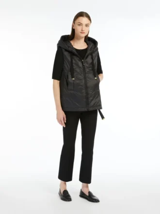 Gewatteerd, waterafstotend vest met capuchon, zwart