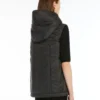 Gewatteerd, waterafstotend vest met capuchon, zwart Gewatteerd, waterafstotend vest met capuchon, zwart
