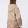 Gewatteerde jas van dubbelzijdige wol en nylon, camel Gewatteerde jas van dubbelzijdige wol en nylon, camel