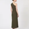 Glanzende satijnen one-shoulder jurk, mosgroen Glanzende satijnen one-shoulder jurk, mosgroen