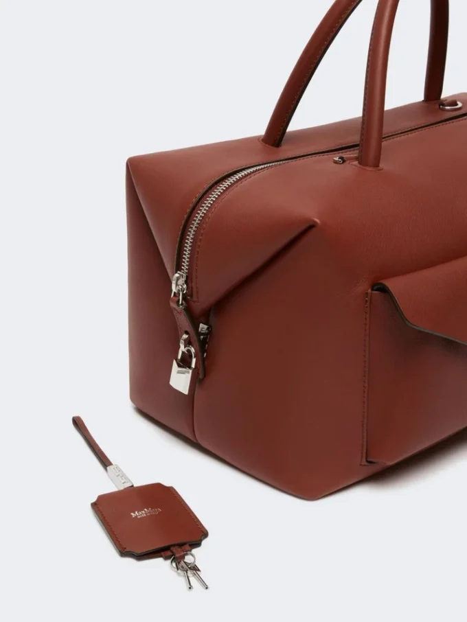 Grote leren boston-tas met zakken, roestkleur Grote leren boston-tas met zakken, roestkleur
