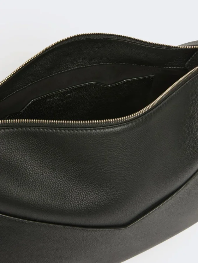 Grote, matglanzende leren handtas, zwart Grote, matglanzende leren handtas, zwart