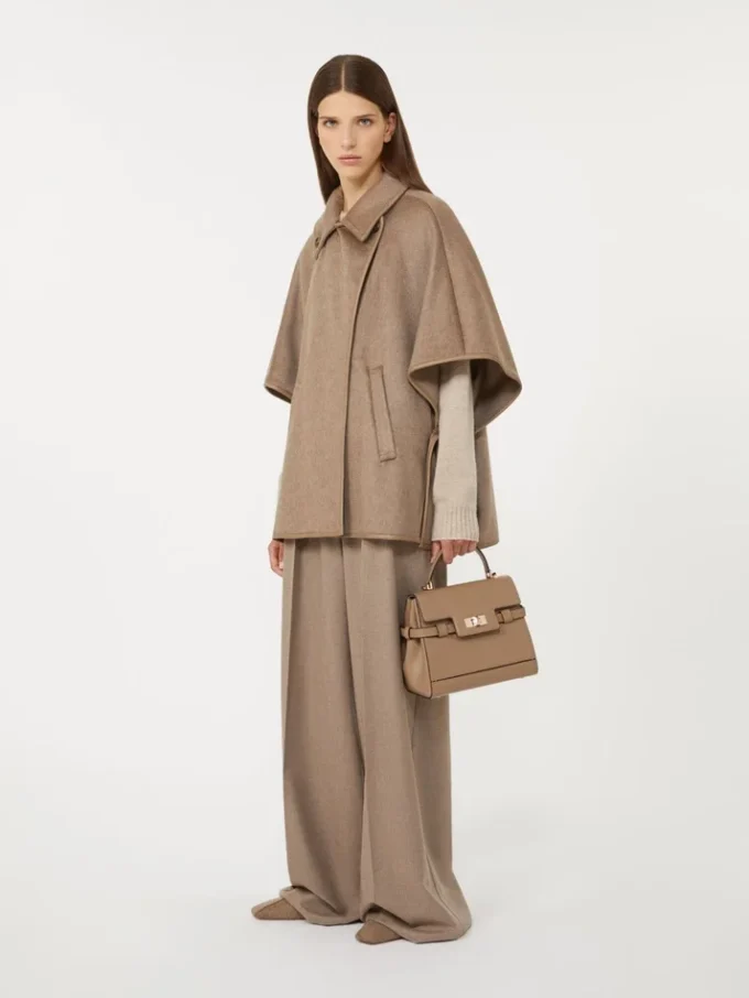 Handtas van glad leer, kleur mud Handtas van glad leer, kleur mud