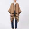 Jacquard wollen poncho, camel