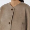 Kasjmier cape met sjaaldetail, tawny bronsbruin Kasjmier cape met sjaaldetail, tawny bronsbruin