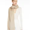 Kasjmier stola met geborduurd monogram, beige