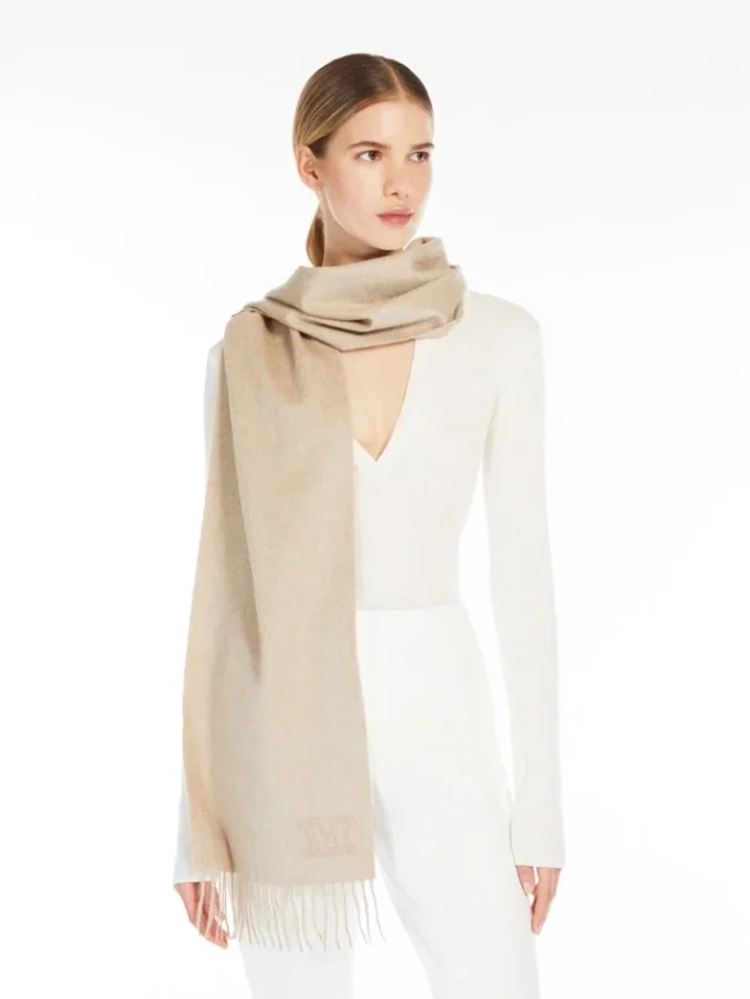 Kasjmier stola met geborduurd monogram, beige